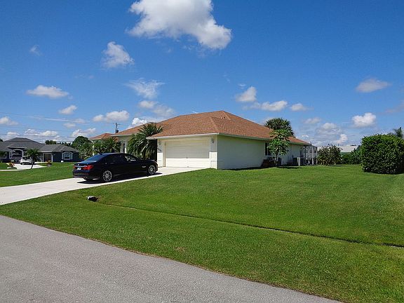 5th image of 4696 SW Nackman Ter