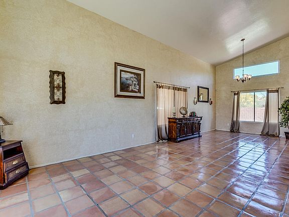 4th image of 670 W Calle Alta Loma