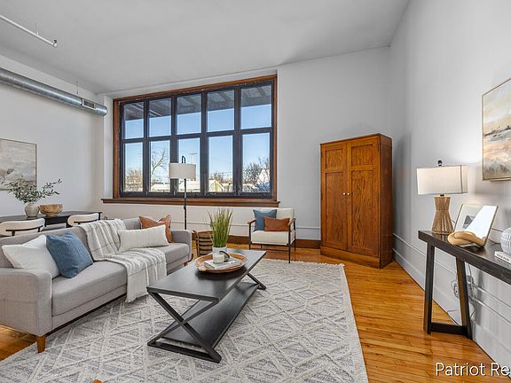 5th image of 600 Broadway Ave NW APT 204