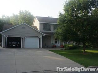 7640 Bowman Ct S, Inver Grove Heights, MN 55076