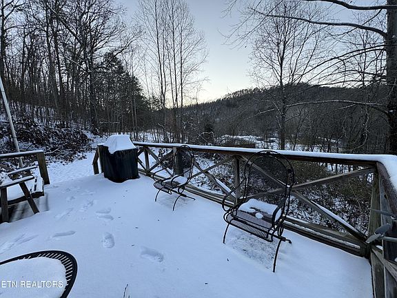 5th image of 320 Edwards Hollow Rd