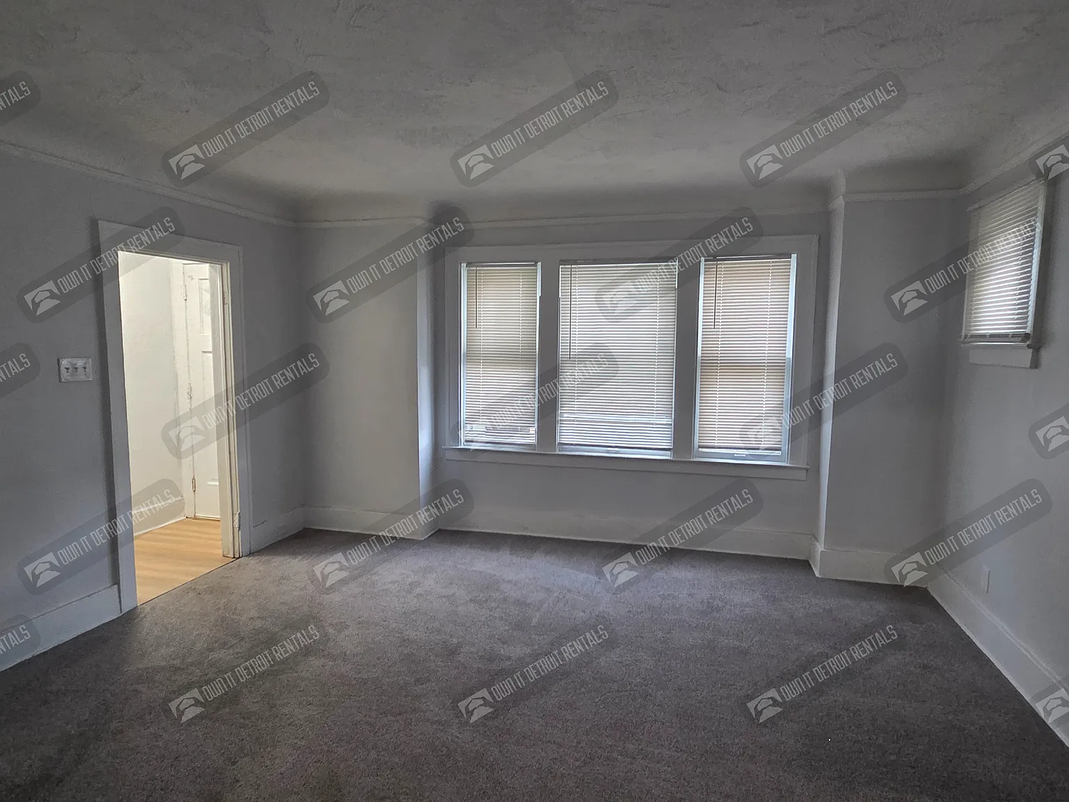 House- Multi Family — Photo 3
