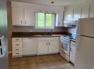 18 Greenwood Dr #6, Leominster, MA 01453