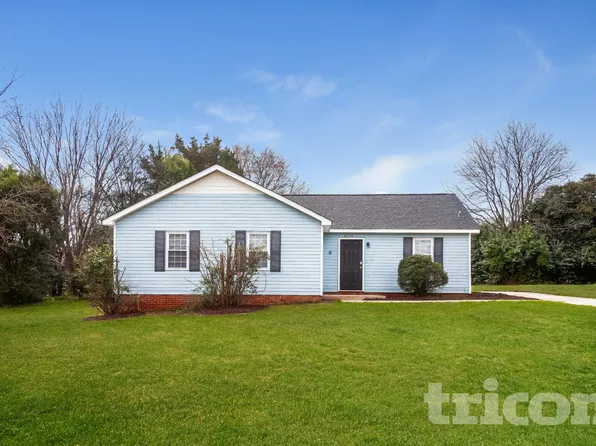 7307 Hooksett Ct, Charlotte, NC 28217