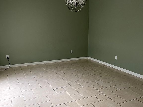 3rd image of 213 Newcastle Dr