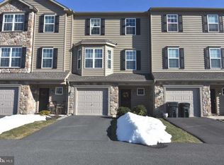 1028 Yarn Ct, Mohrsville, PA 19541