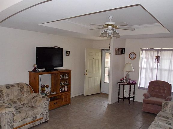 4th image of 911 Juniper Ct