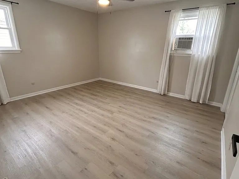 272 Willet Rd — Photo 1