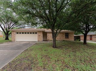 3501 Oak Ridge Dr, Bryan, TX 77802