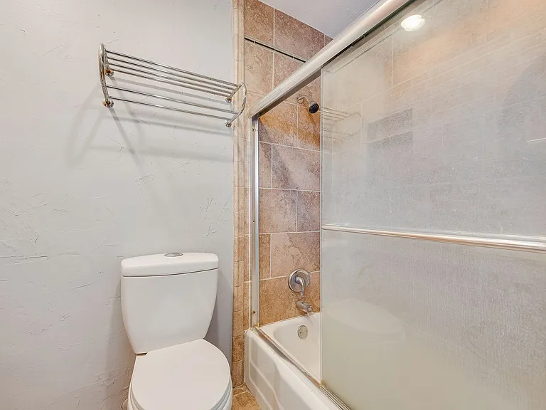 7815 Royal Ln #7815 — Photo 23