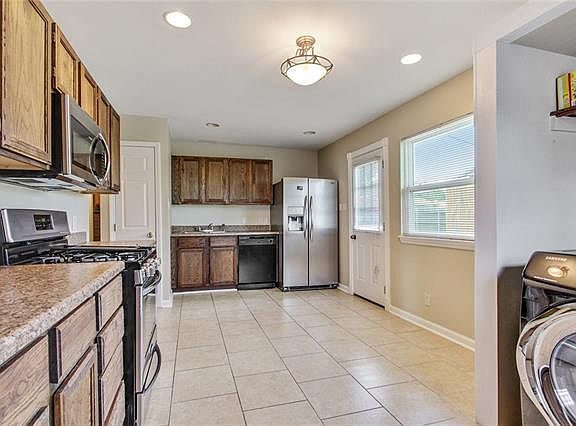 3rd image of 1903 Friedrica St