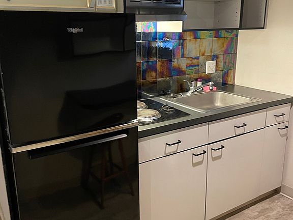 5th image of 101 N Blount St #1414