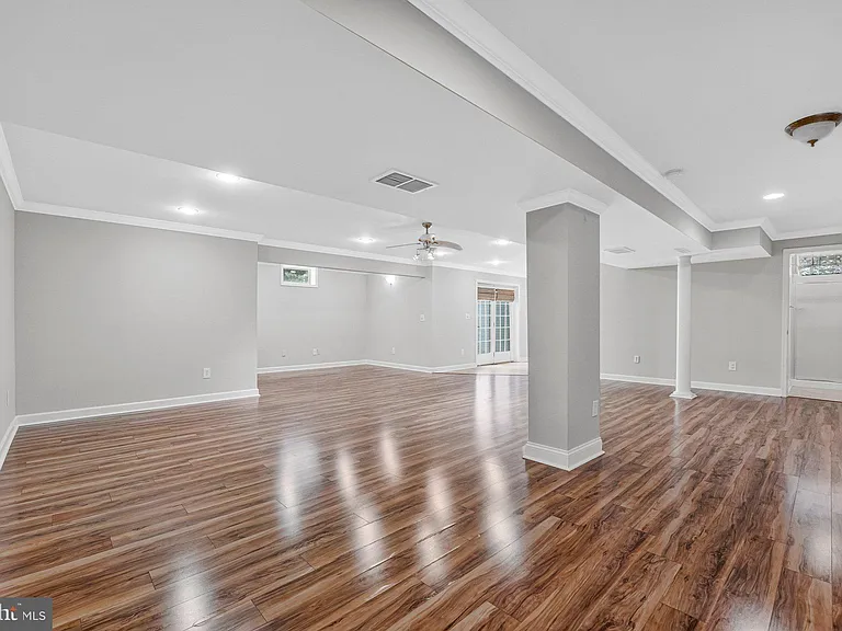 5834 Seven Pines Ct — Photo 39