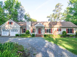 1648 Clifton Landing Ln, Kilmarnock, VA 22482
