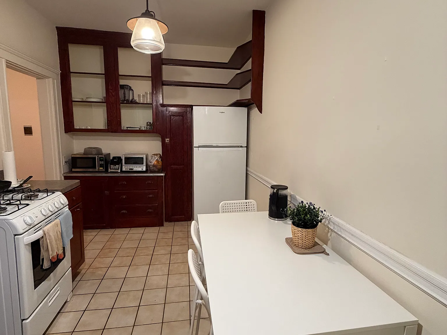 3 bed, 907 sqft, $1,800 — Photo 4