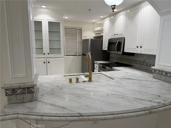2253 Martin, Irvine, CA 92612