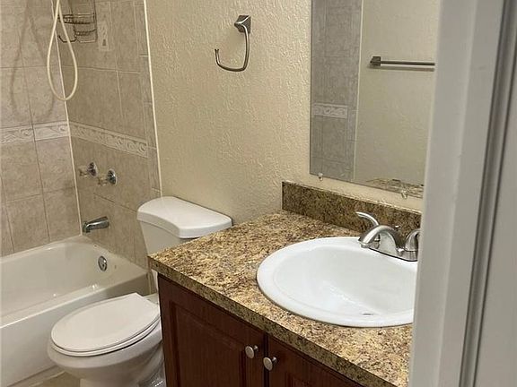 3rd image of 9 NE 44th St #9