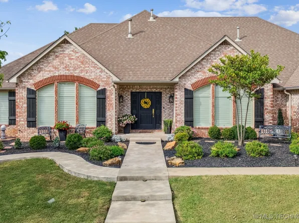 13215 E 93rd St N, Owasso, OK 74055