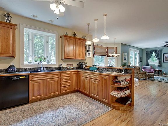 2nd image of 270 Cimmaron Dr #A