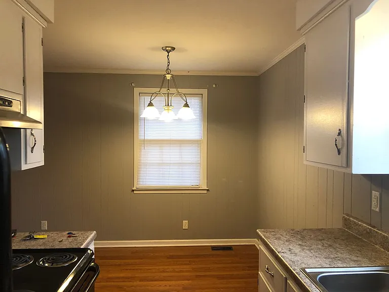 225 Old Hopkinsville Hwy — Photo 6