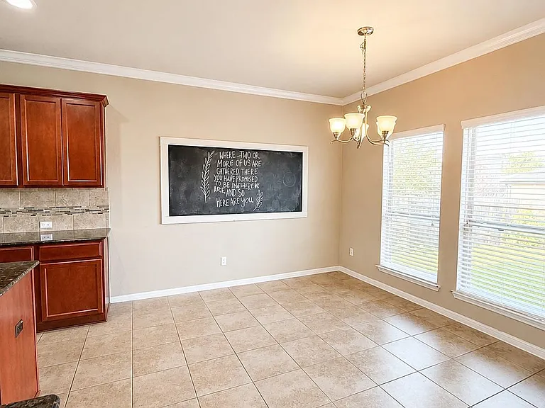 187 Chering Dr — Photo 8