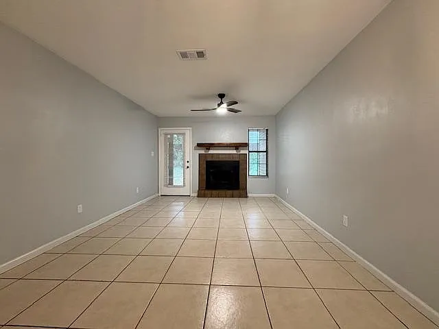 1104 Greentree Ct — Photo 17
