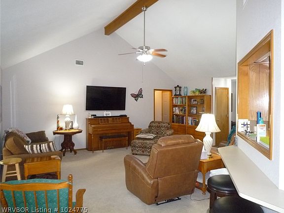 5th image of 715 Lisa Lane Cir