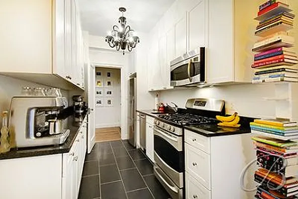 Sold by Bellmarc Realty | media 8