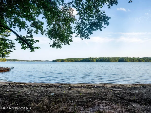 147 Wicker Ln, Alexander City, AL 35010