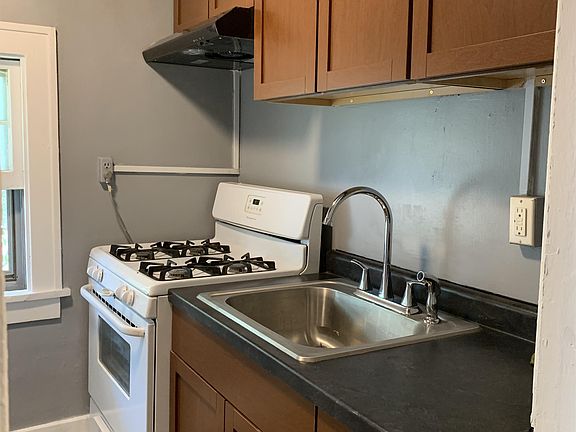 2nd image of 1041 Cassopolis St APT 3