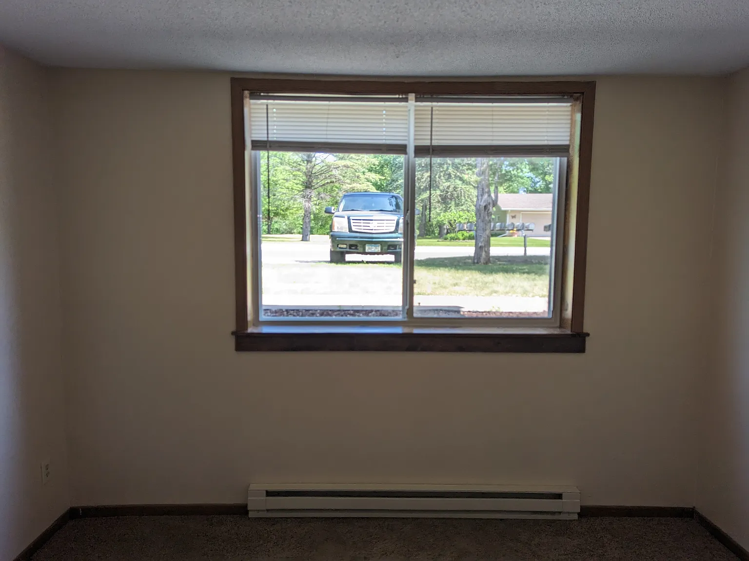 2 bed, 1.0 bath, 800 sqft, $925 — Photo 2