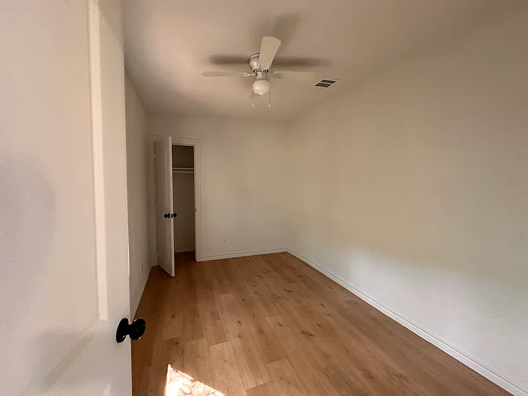 2438 Harding St — Photo 13