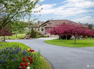 881 Windrose Dr, Coupeville, WA 98239