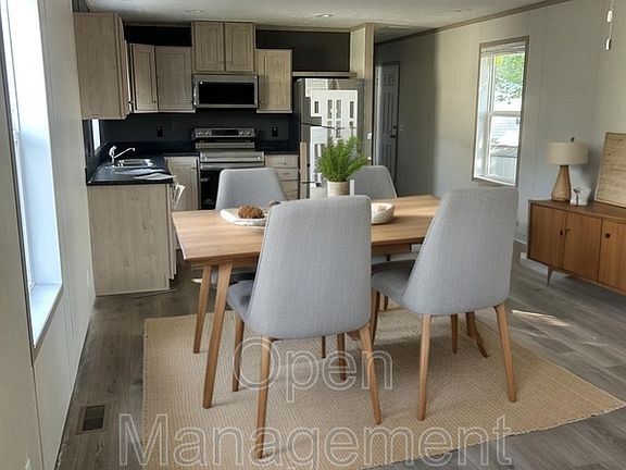 2nd image of 16 English Village Park Lot 20