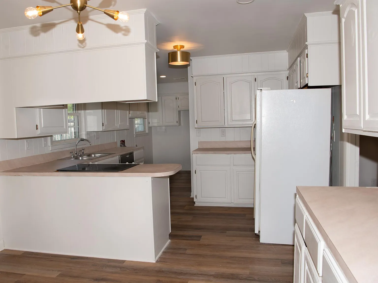 1203 Calais Dr — Photo 4