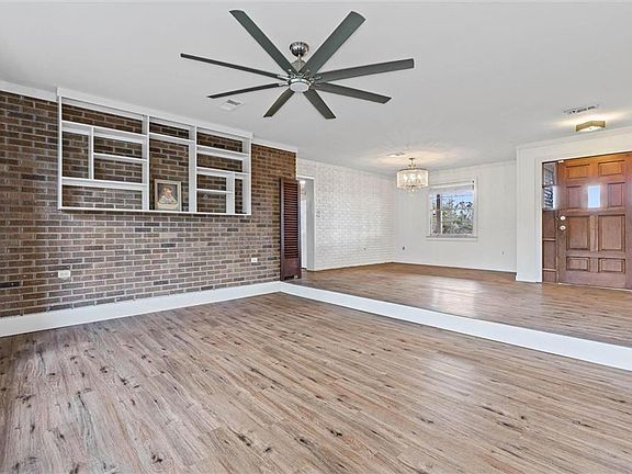 4th image of 20604 Hadley Rd