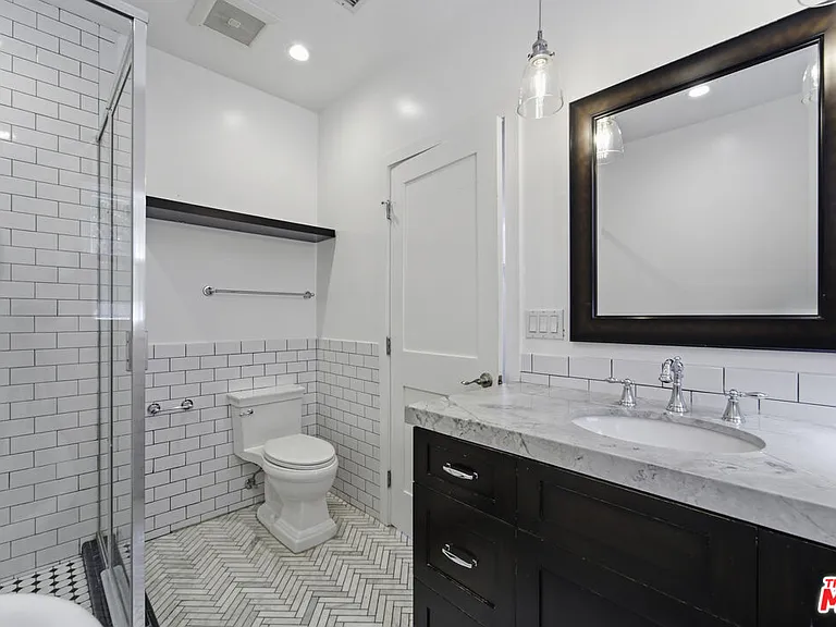 920 N Genesee Ave — Photo 12