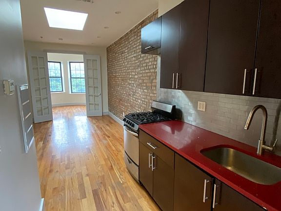 4th image of 461 Park Pl #4LR