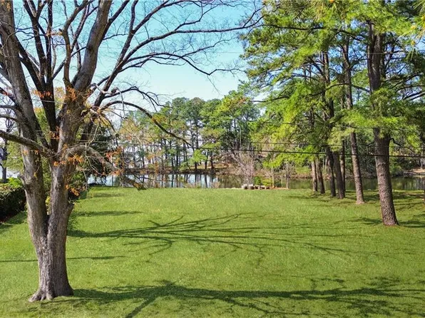 233 Valleau Rd, Norfolk, VA 23502