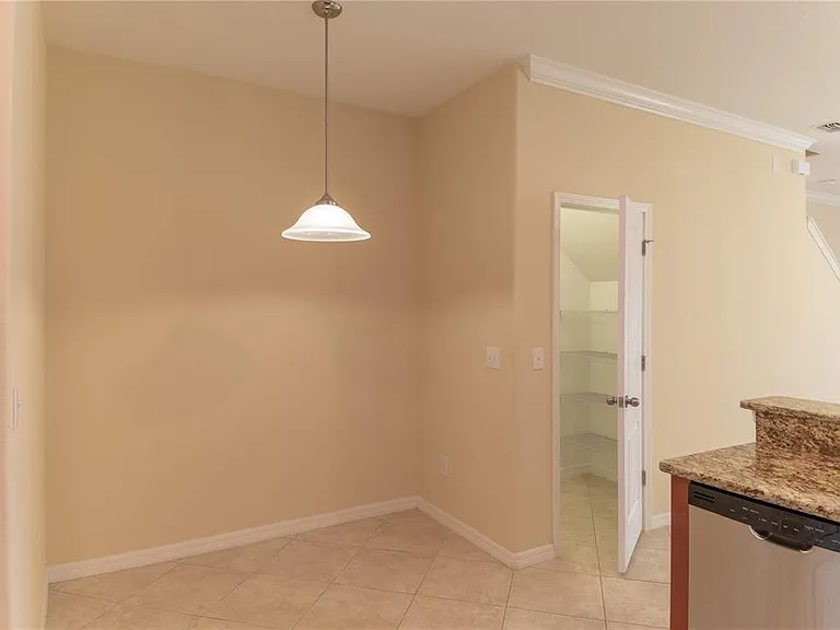 31235 Claridge Pl — Photo 9