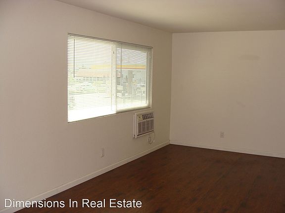 4th image of 1310 Oakdale Ave APT J