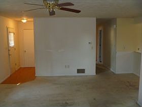 3rd image of 227 W Hillcrest Dr