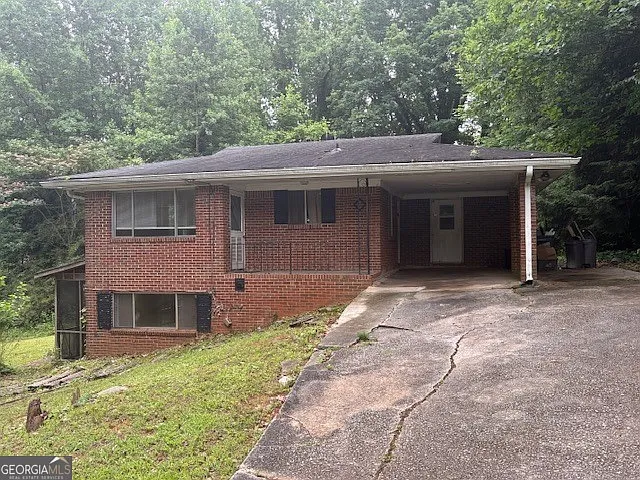 5 bed, 3.0 bath, 2064 sqft, $2,300 — Photo 1
