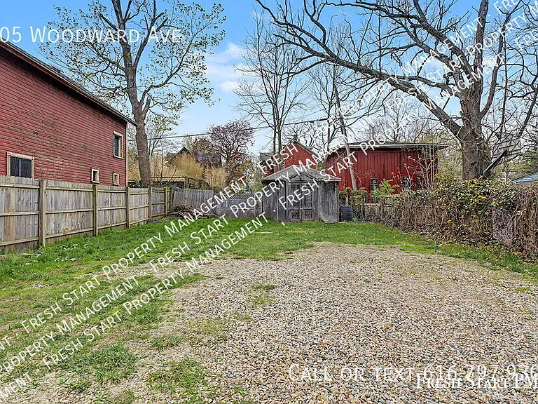 505 Woodward Ave — Photo 29