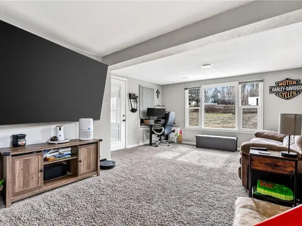 10402 E Kentucky Ave, Independence, MO 64053
