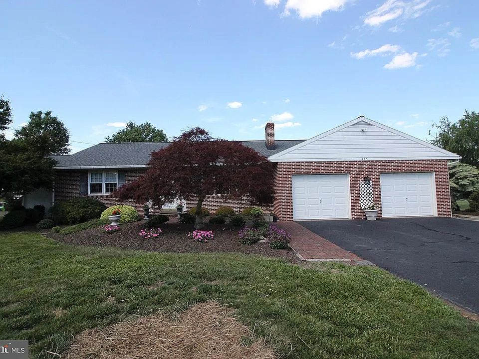 1st image of 487 Schoolhouse Rd