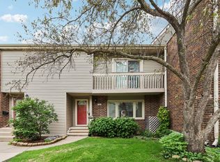 142 Grand Canyon Dr, Madison, WI 53705