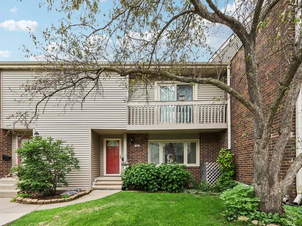 142 Grand Canyon Dr, Madison, WI 53705