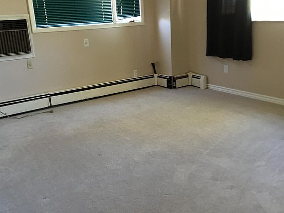 3rd image of 1405 E 12th St APT D