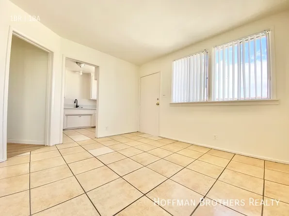 1425 W Jefferson Blvd #1/2, Los Angeles, CA 90007